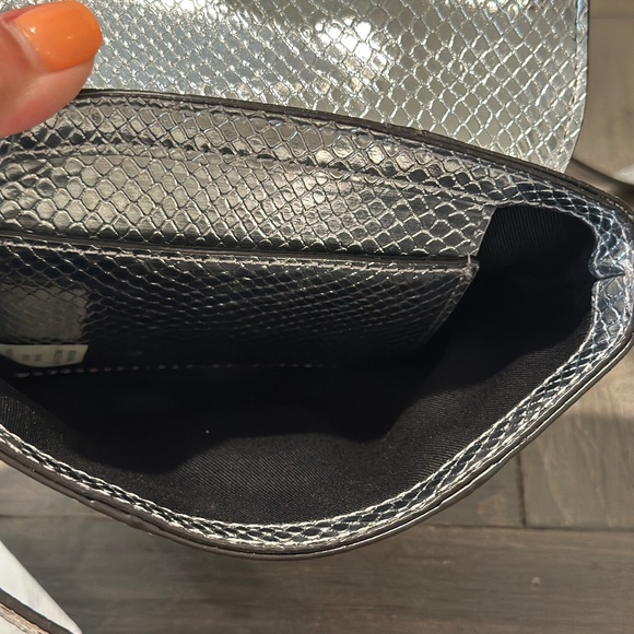 BNWT Calvin Klein Limited Edition Statement Series Silver Lock Bucket Bag - Picture 4 of 10